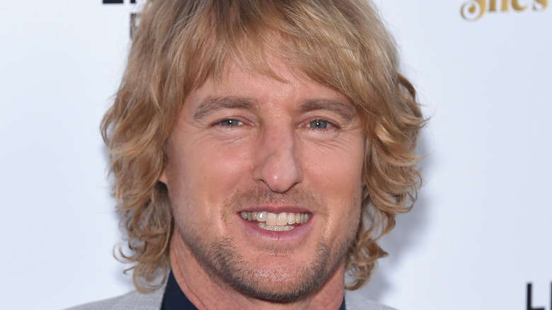 Owen Wilson posing