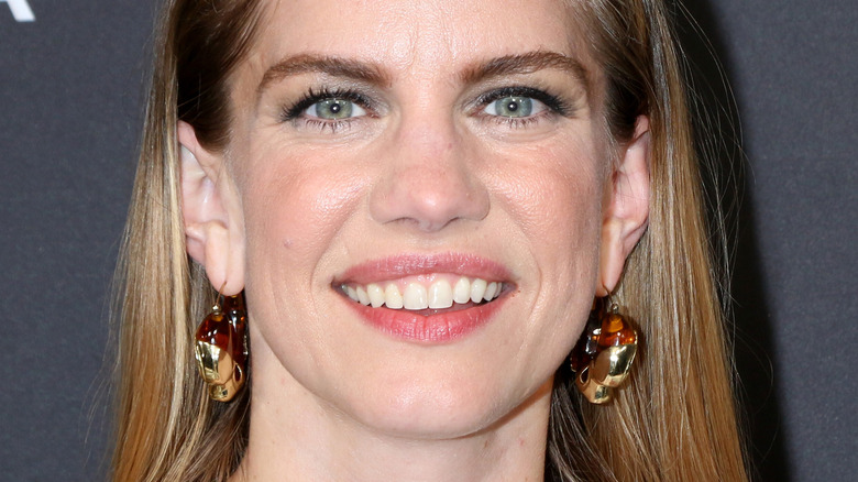 Anna Chlumsky grinning