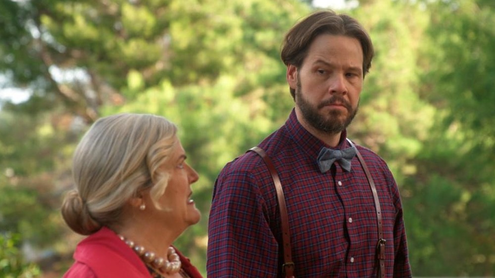 Ike Barinholtz in Mapleworth Murders