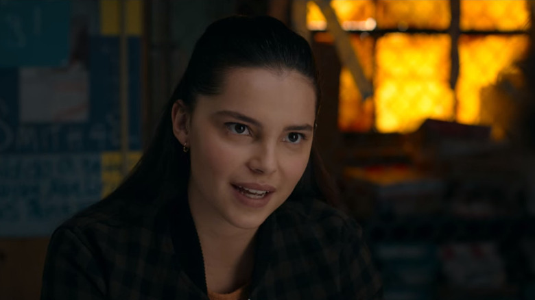 Estela de la Cruz talking to someone in 13 Reasons Why