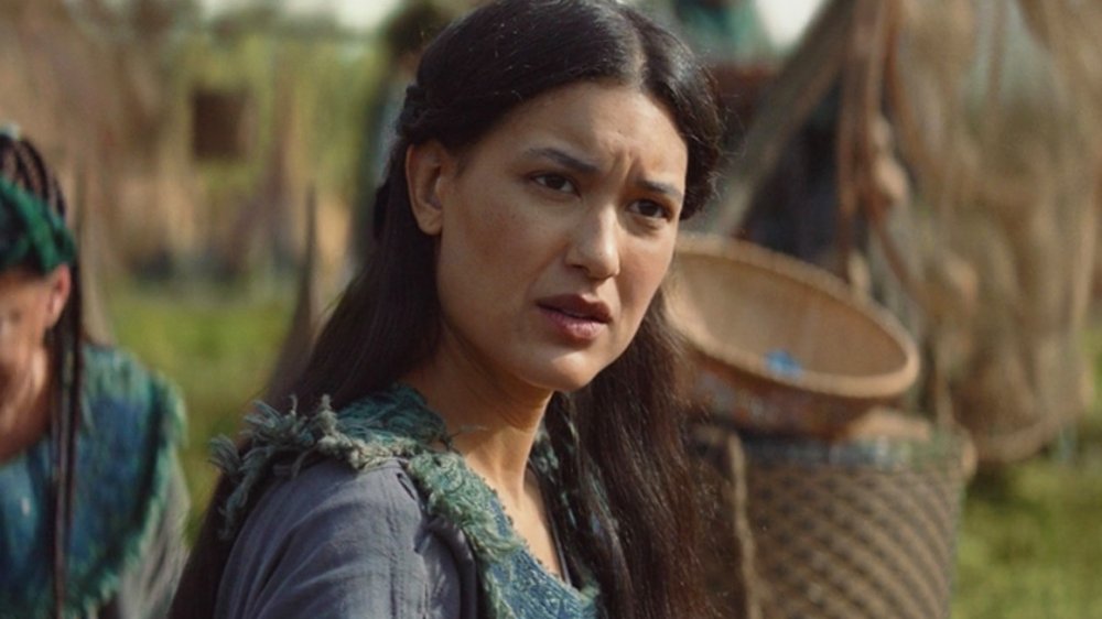 Julia Jones as Omera on The Mandalorian