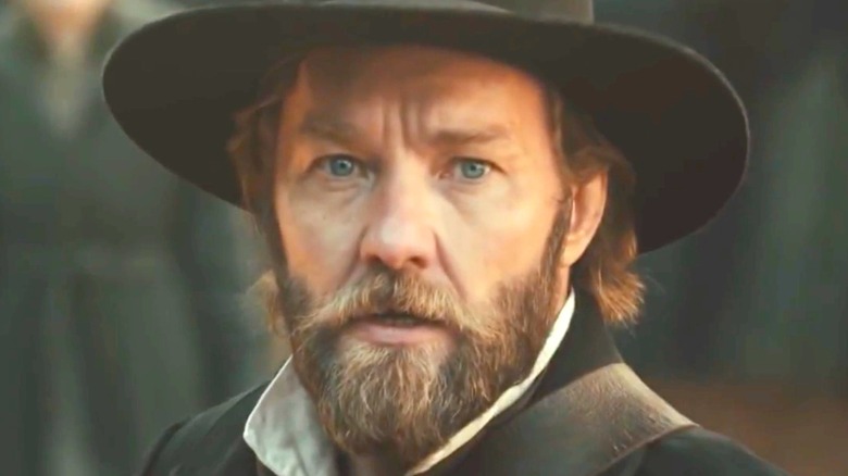 Joel Edgerton Ridgeway beard hat