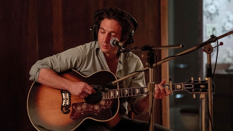 Bruce Springsteen in the studio in "Springsteen: Deliver Me From Nowhere" (2025)