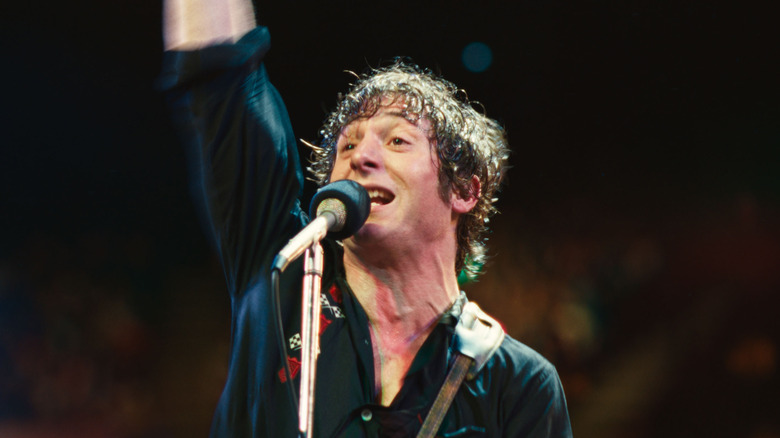 Bruce Springsteen belting out a tune in "Springsteen: Deliver Me From Nowhere" (2025)