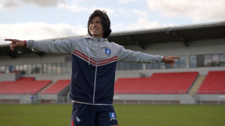 Cristo Fernandez as Dani Rojas on soccer field