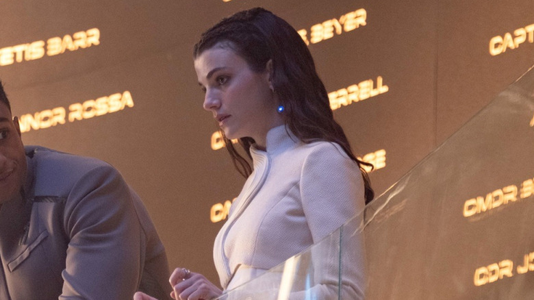 Tarima Sadal looking over the balcony in Star Trek: Starfleet Academy