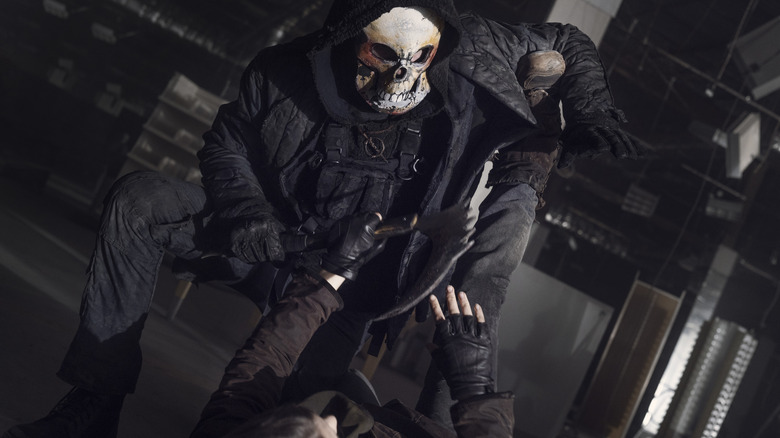 Reaper attacking Maggie