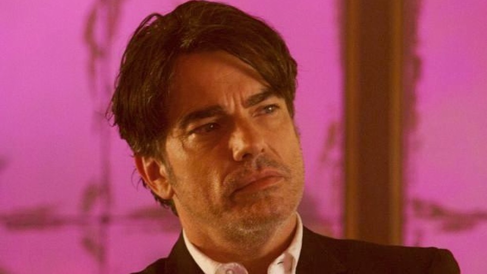 Peter Gallagher Vince staring