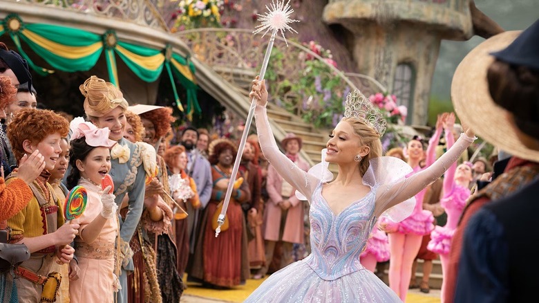 )Glinda dazzling her citizens in Wicked: For Good (2025)