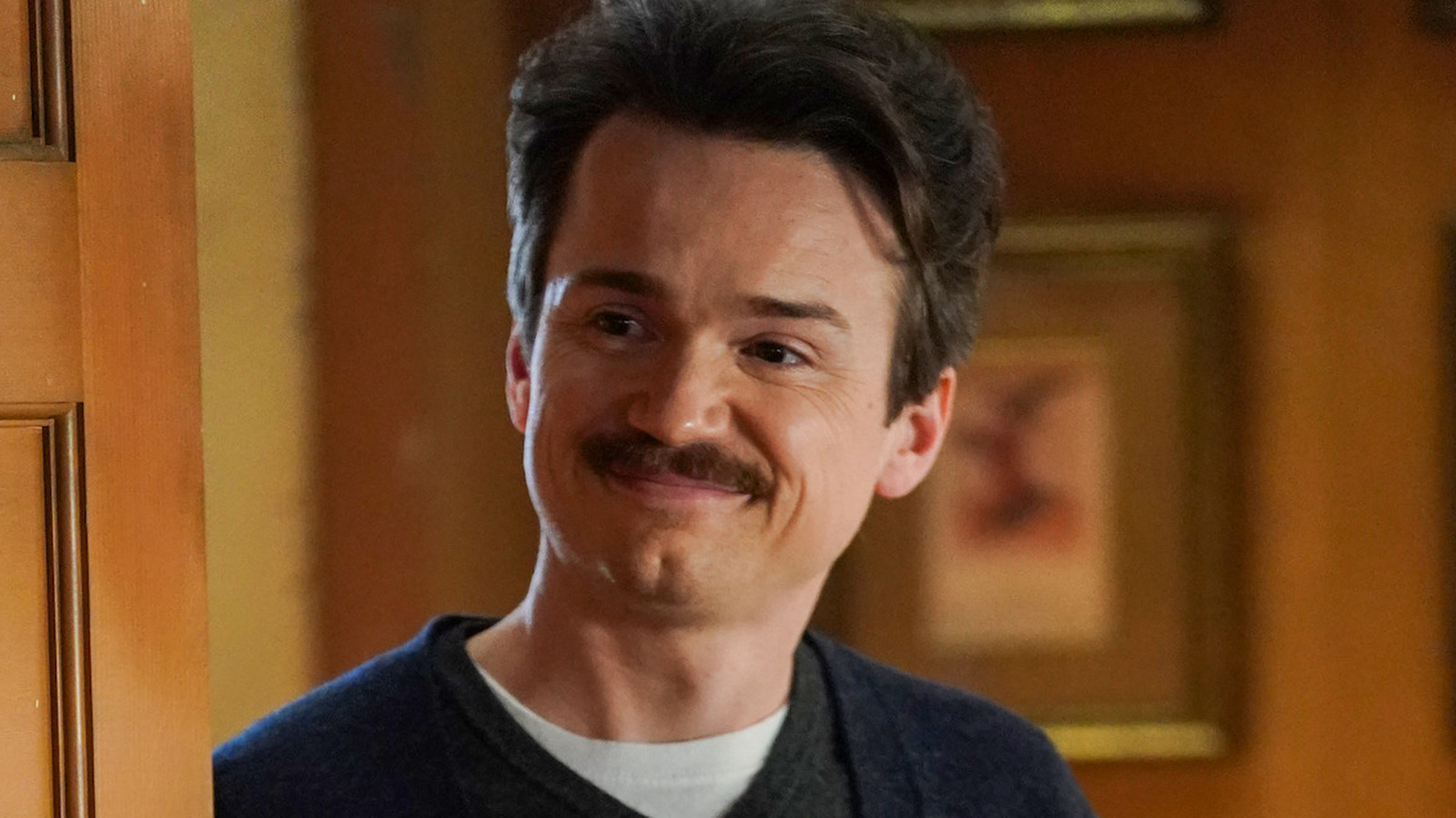 How old is pastor rob in young sheldon