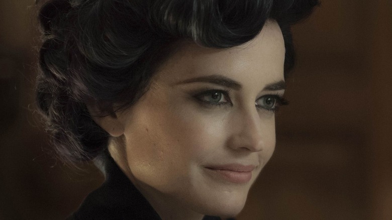 Miss Peregrine grinning