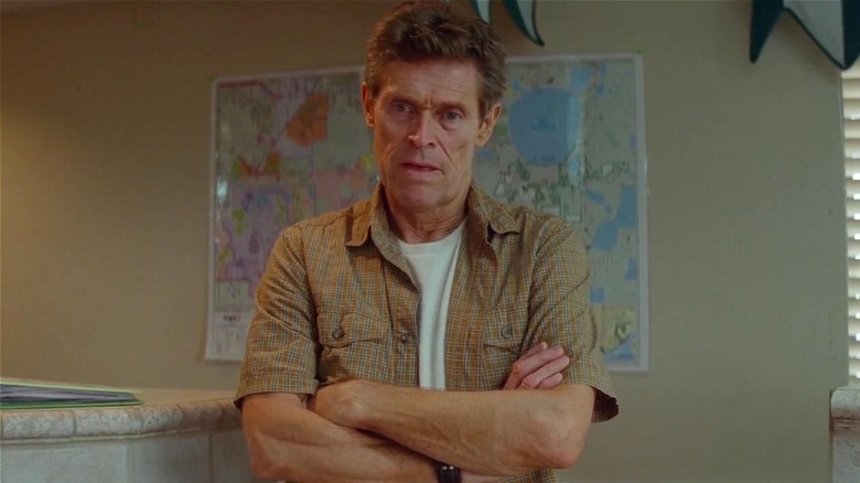 Bobby Hicks crossing his arms in The Florida Project