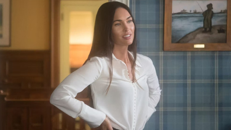 Megan Fox puts hands on hips