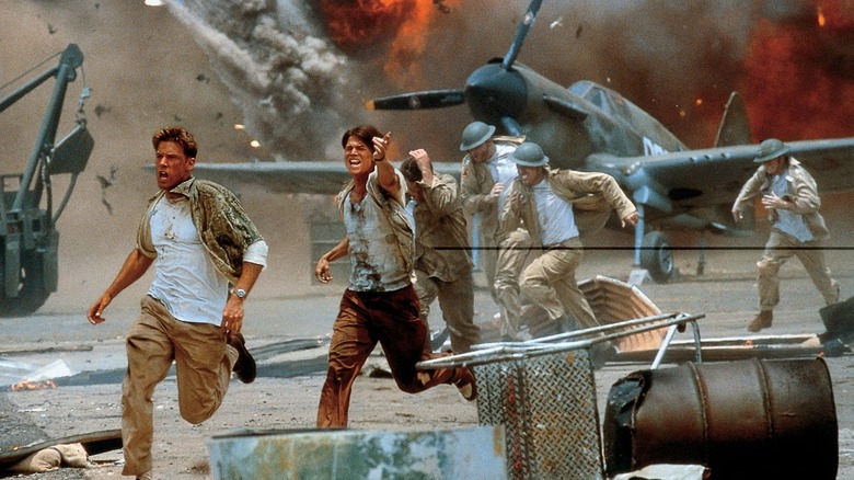 Pilots scrambling during the Pearl Harbor attack in Pearl Harbor (2001)