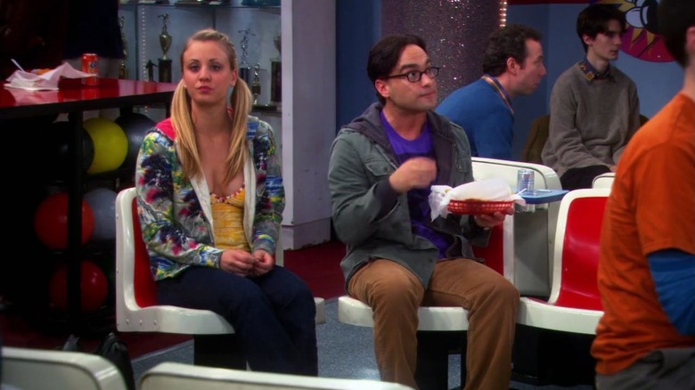 Penny and Leonard not talking at the bowling alley on The Big Bang Theory