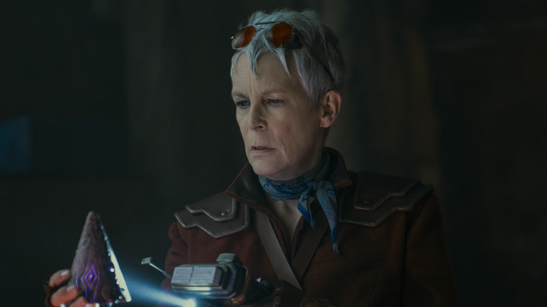Tannis examines and artifact in "Borderlands"
