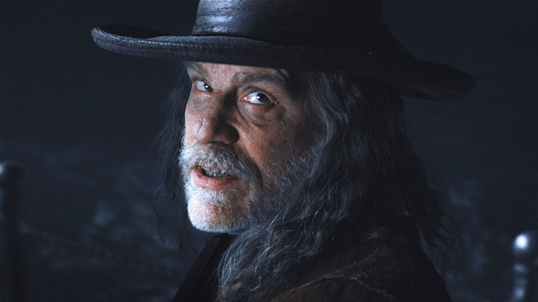 Turnbull glancing up in Jonah Hex (2010)