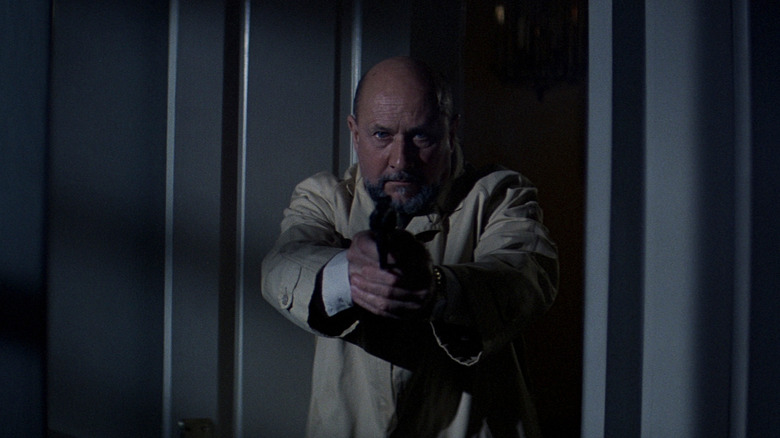 Loomis aims gun
