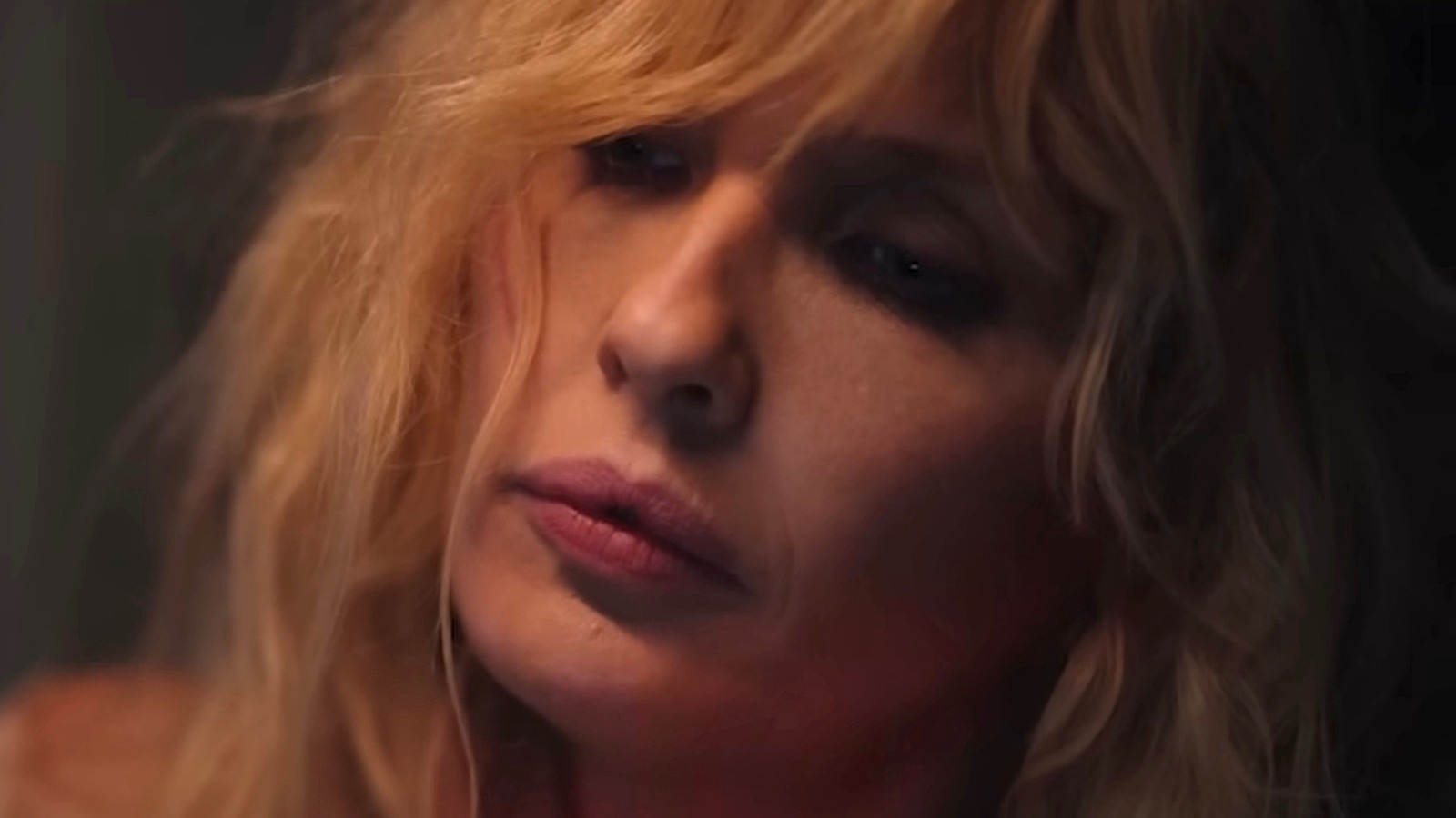 Yellowstone Fans Are Divided Over Beth's Violent Bar Scene In Season 5