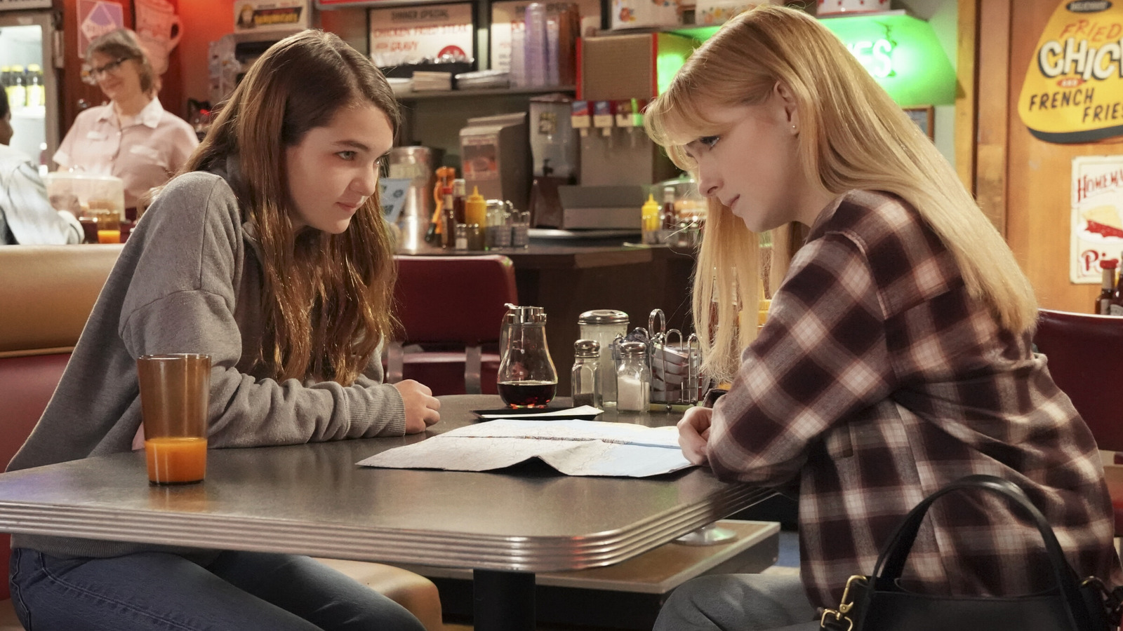 Young Sheldon How Mckenna Grace Comforted Raegan Revord After Her