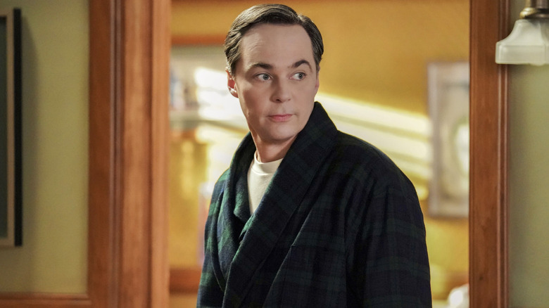 Sheldon wearing robe in house