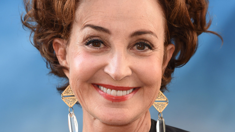 Annie Potts feeling good