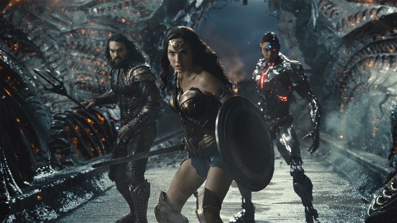 Wonder Woman, Aquaman, Cyborg standing