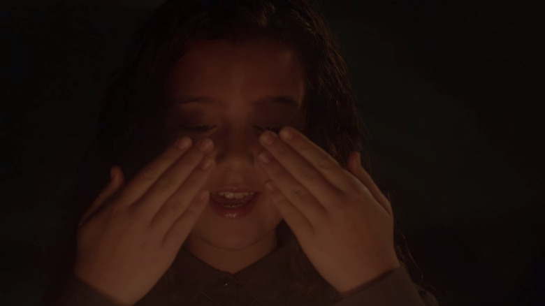 Gabi Coccio as young Ziva saying a Shabbat prayer, from NCIS