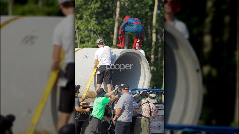 exclusive spider-man homecoming photos