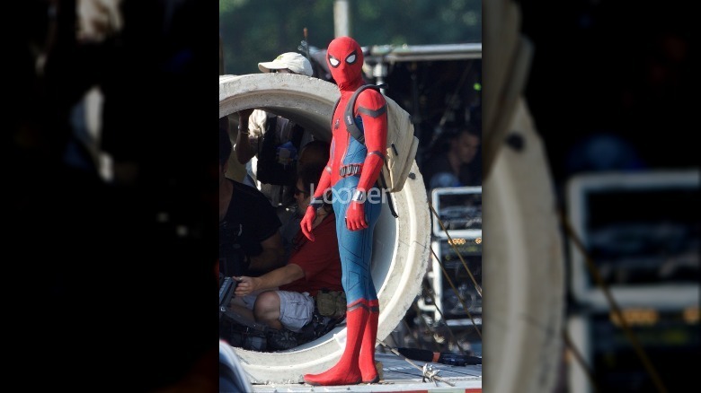 exclusive spider-man homecoming photos
