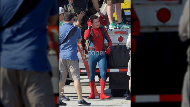 exclusive spider-man homecoming photos