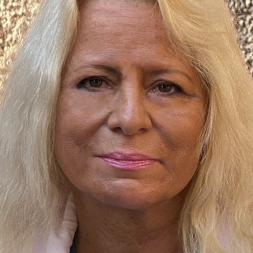 Photo of Victoria Thomas